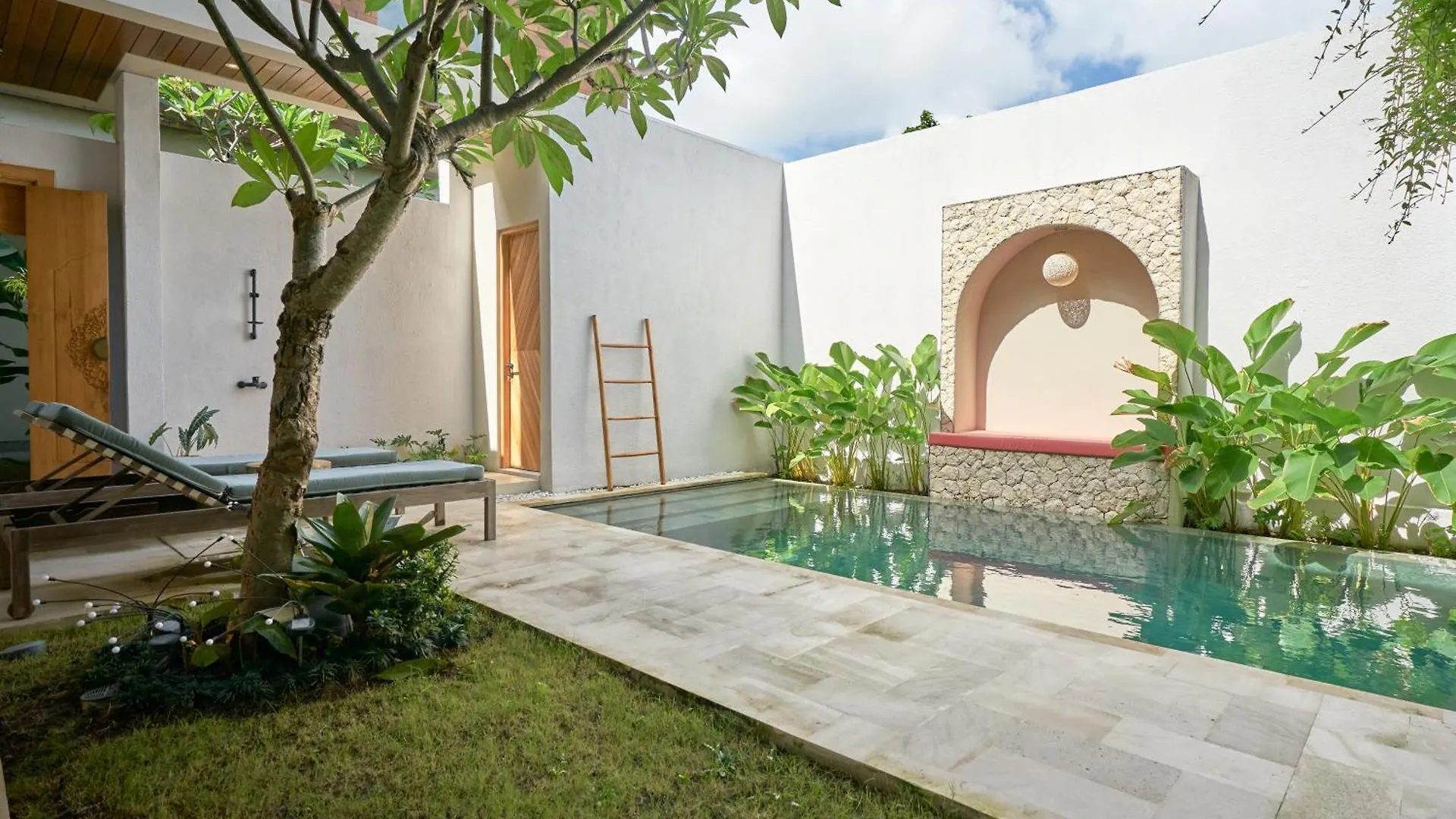 Luna Ola Villa Berawa Canggu