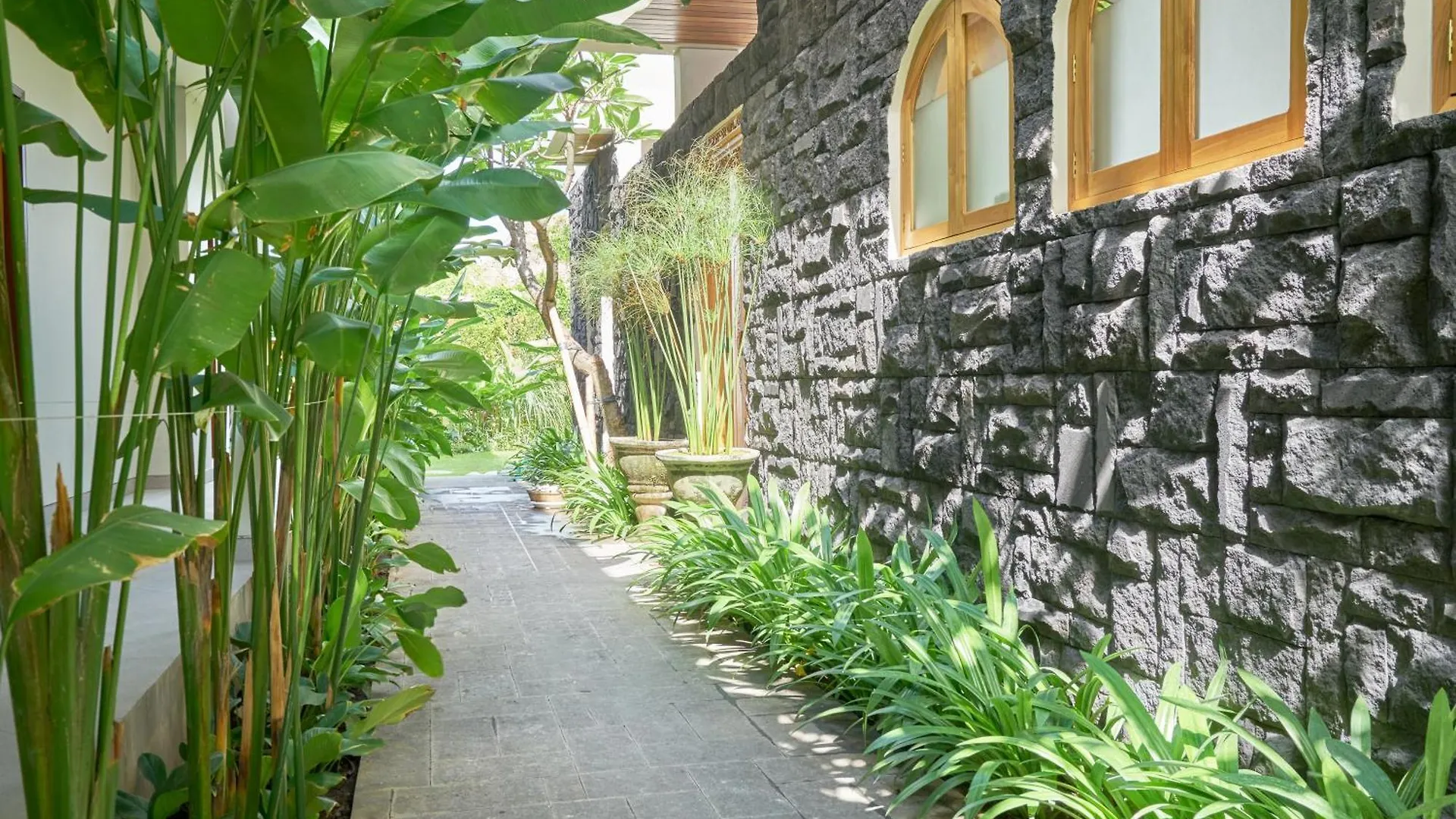 Luna Ola Villa Berawa Canggu 5*,
